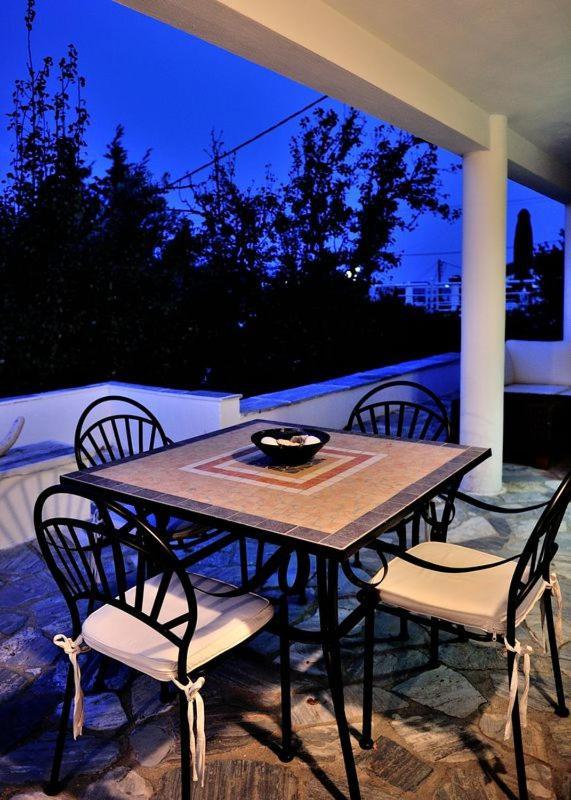 Villa Ftelia Skiathos Town Exterior photo